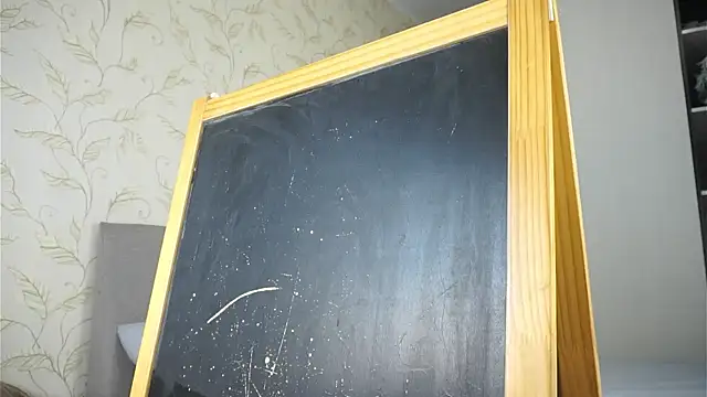 BarbaraViggiani online show from 10-22-25, 04:40