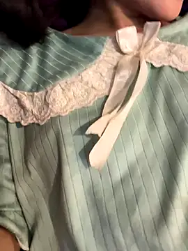 Snapshot of Emily-y chatting on 01-08-26, 12:51 Emily-y online show from 01-08-26, 12:51