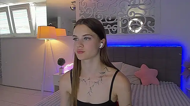 LuisaClover online show from 07-30-26, 12:15