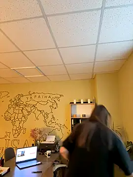 DollyRoma online show from 11-17-25, 09:59