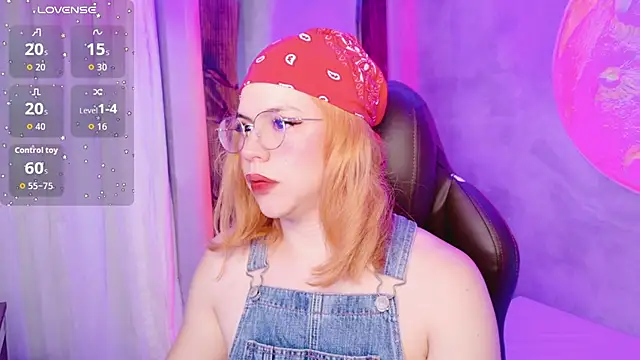 sussiestrawberry online show from 11-28-25, 10:18