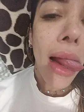 DESIRIE0609 online show from 10-23-25, 12:43