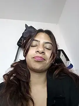 Snapshot of Lunatemptress4 chatting on 04-25-26, 01:36 Lunatemptress4 online show from 04-25-26, 01:36