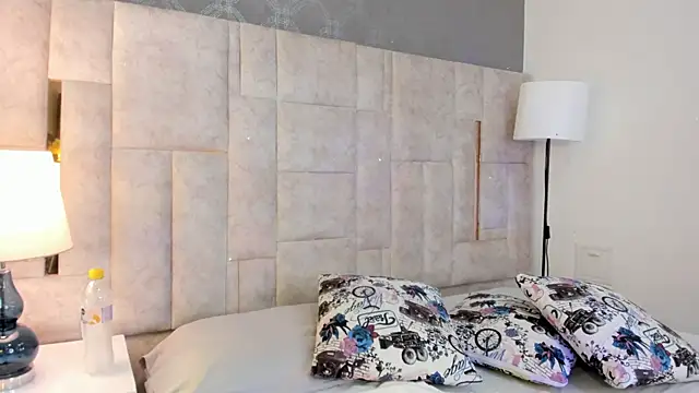 DianneVega online show from 12-22-25, 08:28