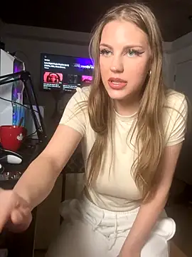 elliepixie online show from 12-21-25, 01:46