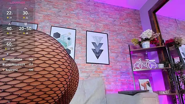 sophie duval online show from 11-17-25, 03:34