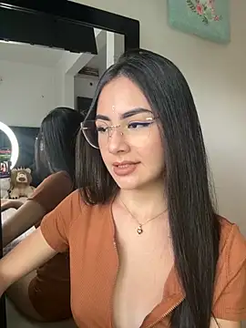 IslaCole online show from 11-04-25, 09:47