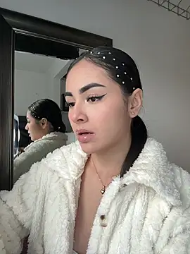 IslaCole online show from 02-06-26, 10:35