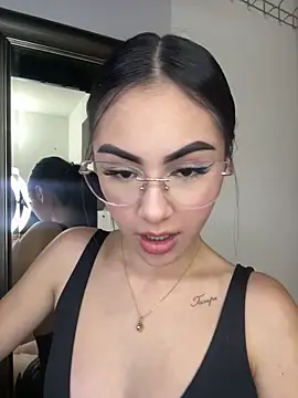 IslaCole online show from 03-10-26, 11:10