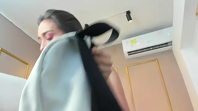 NahimiThompson online show from 11-10-25, 07:24