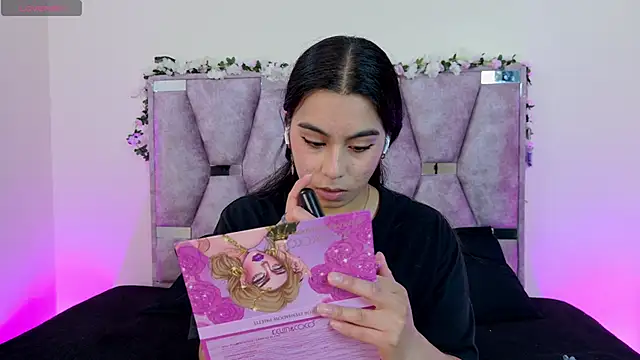 Snapshot of Iris_mandarinne chatting on 10-31-25, 06:09 Iris mandarinne online show from 10-31-25, 06:09