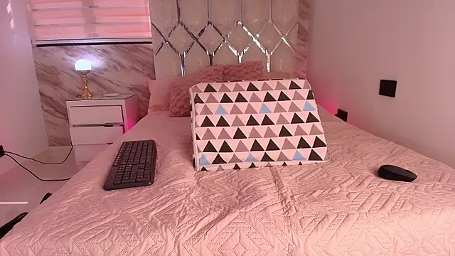 ellisrossi online show from 11-05-25, 07:14