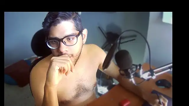 MoAntoMora online show from 11-06-25, 01:01