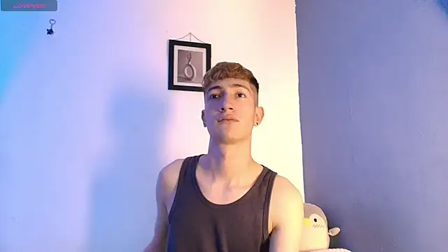 Snapshot of Erick_Taylor3 chatting on 06-11-26, 08:07 Erick Taylor3 online show from 06-11-26, 08:07