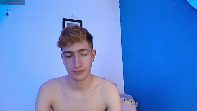 Snapshot of Erick_Taylor3 chatting on 06-12-26, 08:41 Erick Taylor3 online show from 06-12-26, 08:41