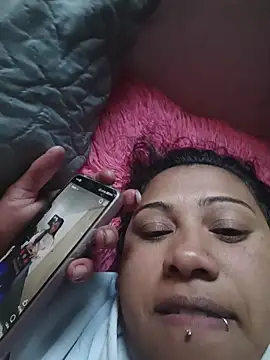 Snapshot of marimar_24 chatting on 11-21-25, 01:43 marimar 24 online show from 11-21-25, 01:43