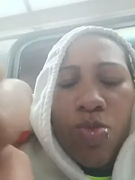 Snapshot of marimar_24 chatting on 12-17-25, 09:54 marimar 24 online show from 12-17-25, 09:54