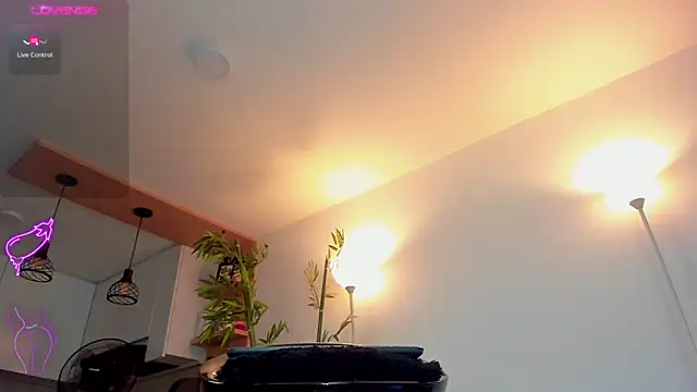 JessicaPratt online show from 09-13-25, 01:33