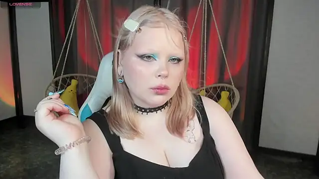 LottieReed online show from 05-17-26, 12:12