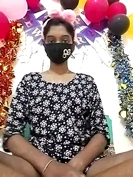 Snapshot of Tushi-10 chatting on 01-10-26, 12:23 Tushi-10 online show from 01-10-26, 12:23