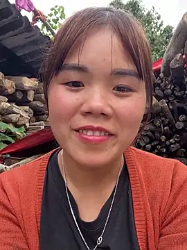 Snapshot of nachi-baby chatting on 10-23-25, 09:41 nachi-baby online show from 10-23-25, 09:41