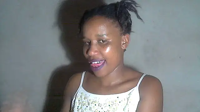AdorableAfricanStar69 online show from 12-01-25, 11:32