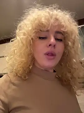 Snapshot of khalee_sy chatting on 11-12-25, 03:45 khalee sy online show from 11-12-25, 03:45