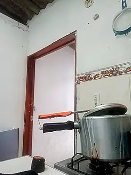 blanca24325 online show from 10-28-25, 07:38