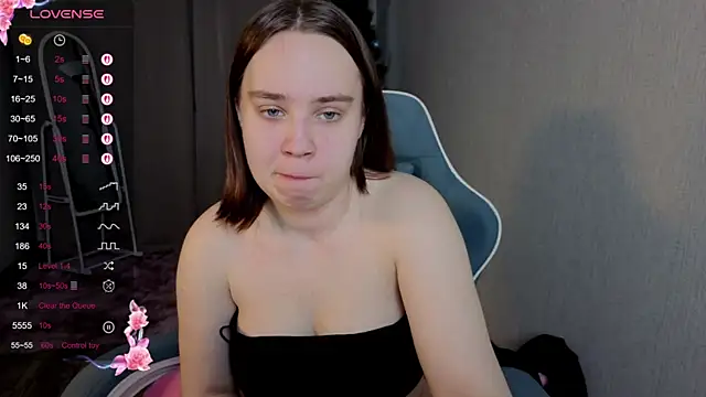 LunaDreeam online show from 12-15-25, 03:38