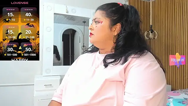 Hanna curvy  online show from 10-29-25, 11:23