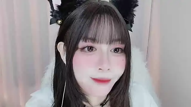 Snapshot of -zhuzhu-999- chatting on 07-09-26, 04:55 -zhuzhu-999- online show from 07-09-26, 04:55