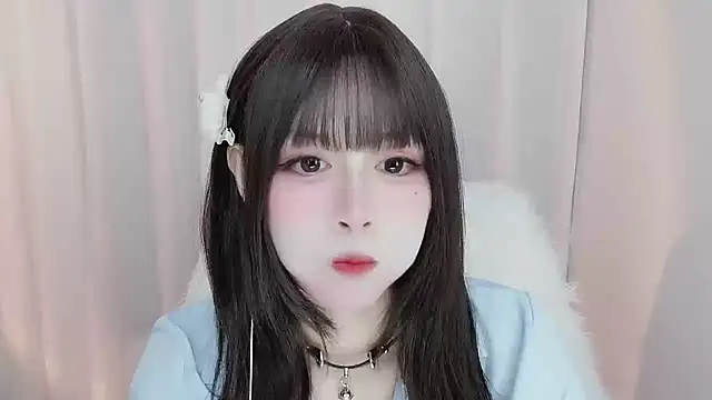 Snapshot of -zhuzhu-999- chatting on 07-12-26, 04:31 -zhuzhu-999- online show from 07-12-26, 04:31