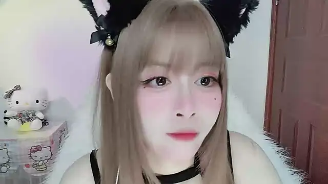 Snapshot of -zhuzhu-999- chatting on 07-18-26, 05:50 -zhuzhu-999- online show from 07-18-26, 05:50
