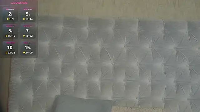 DemmiLove online show from 03-10-26, 06:51