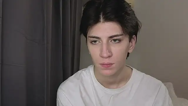 Snapshot of Oliver_star_boy_ chatting on 11-01-25, 06:54 Oliver star boy online show from 11-01-25, 06:54