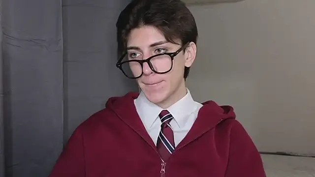 Snapshot of Oliver_star_boy_ chatting on 11-09-25, 06:06 Oliver star boy online show from 11-09-25, 06:06