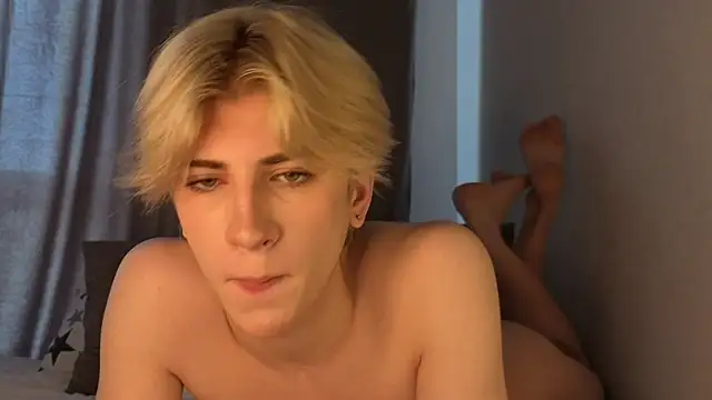 Snapshot of Oliver_star_boy_ chatting on 06-02-26, 08:27 Oliver star boy online show from 06-02-26, 08:27