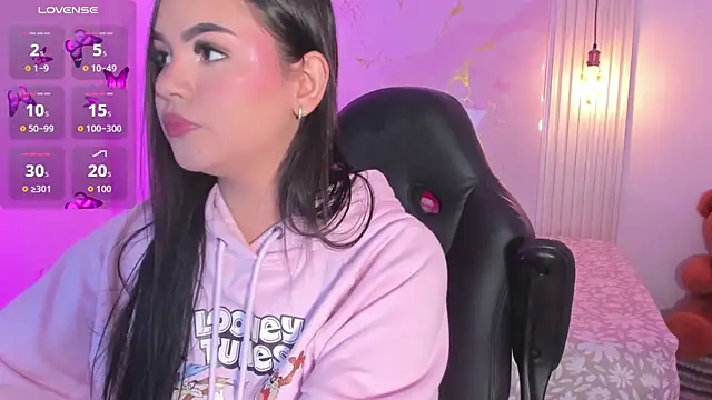 amber white15 online show from 04-14-26, 03:12