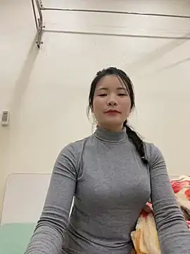 Bee Yellow00 online show from 12-02-25, 04:29