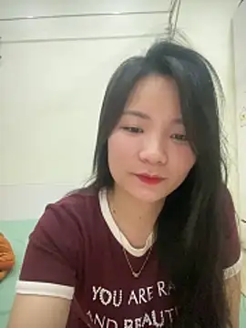 Bee Yellow00 online show from 03-27-26, 04:51