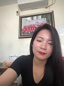 Bee Yellow00 online show from 04-09-26, 03:17