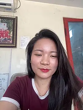 Bee Yellow00 online show from 05-26-26, 04:19