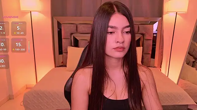 Snapshot of Bella_Clark2 chatting on 02-17-26, 04:13 Bella Clark2 online show from 02-17-26, 04:13