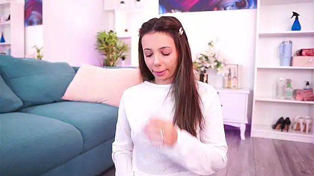 Snapshot of Aisha_Bee chatting on 11-28-25, 10:07 Aisha Bee online show from 11-28-25, 10:07