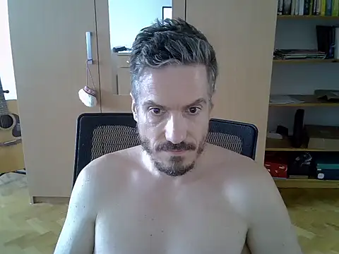 delayclose   online show from 06-10-26, 03:11