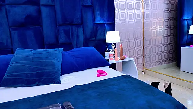 Stacy London online show from 11-20-25, 12:05