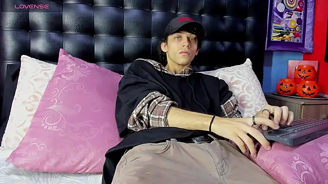 Snapshot of Khalid16_ chatting on 11-03-25, 01:34 Khalid16 online show from 11-03-25, 01:34