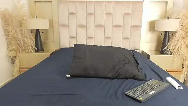 MaroxCute online show from 11-24-25, 07:02