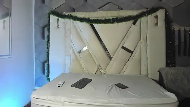 salome mio online show from 12-16-25, 01:49