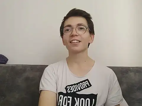 Snapshot of minikkdunyam chatting on 10-24-25, 01:40 minikkdunyam online show from 10-24-25, 01:40